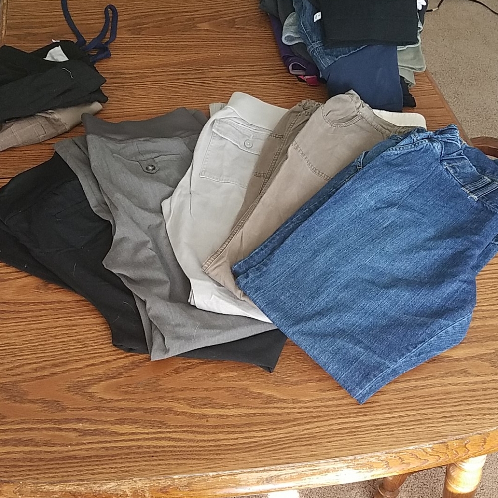Bundle of 5 maternity pants!